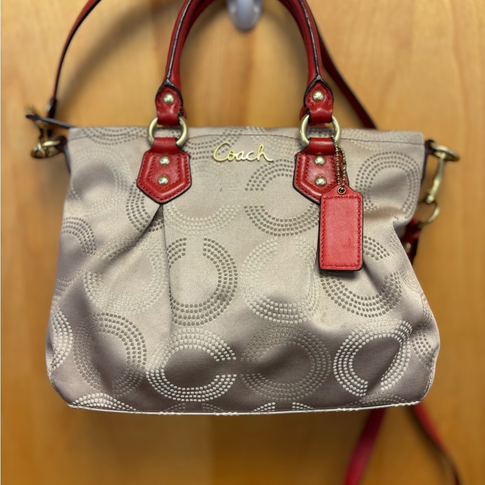 Coach handbag/crossbody/shoulder bag.
